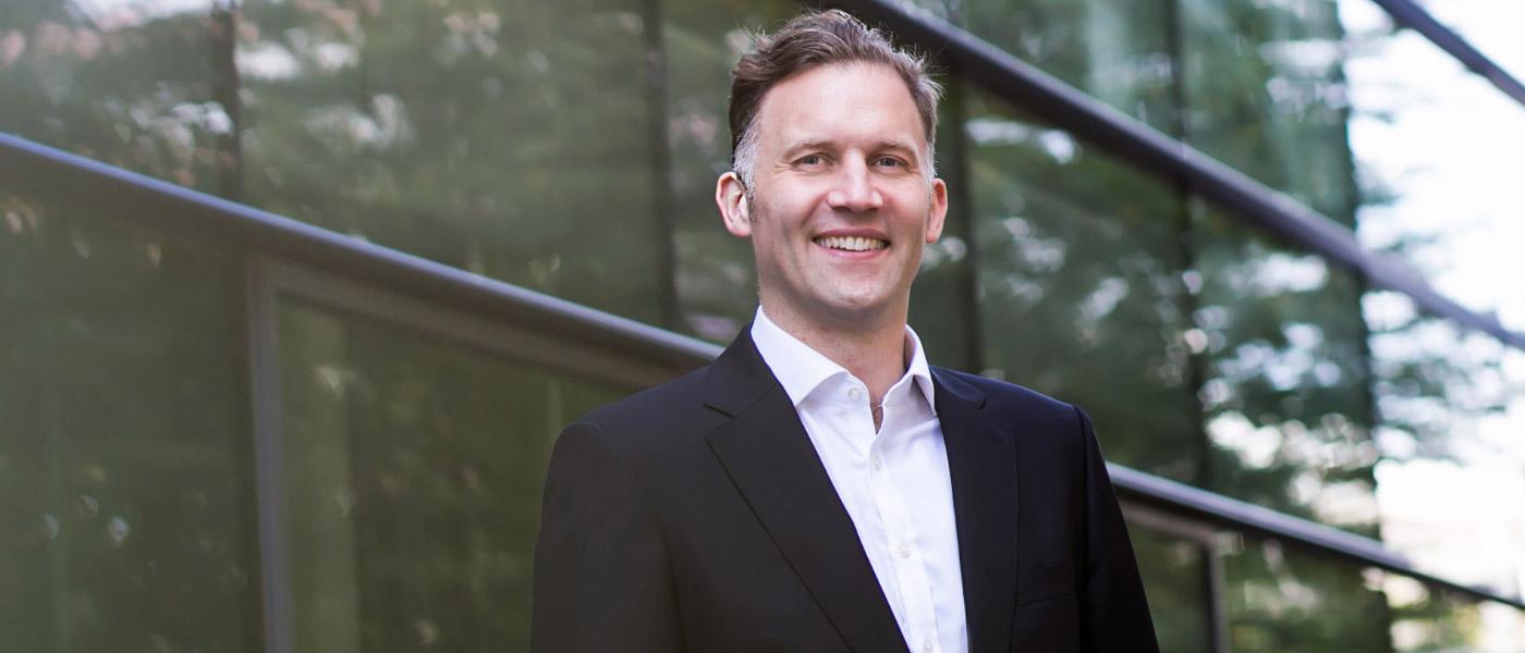 Dr. Tilman Schrecker