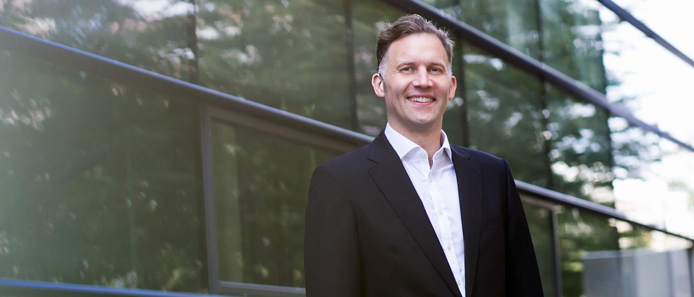 Dr. Tilman Schrecker